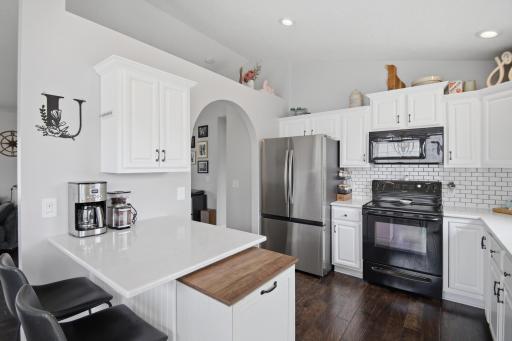 1385 Cottage Lane SE, Owatonna, MN 55060