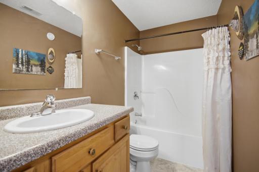 1385 Cottage Lane SE, Owatonna, MN 55060