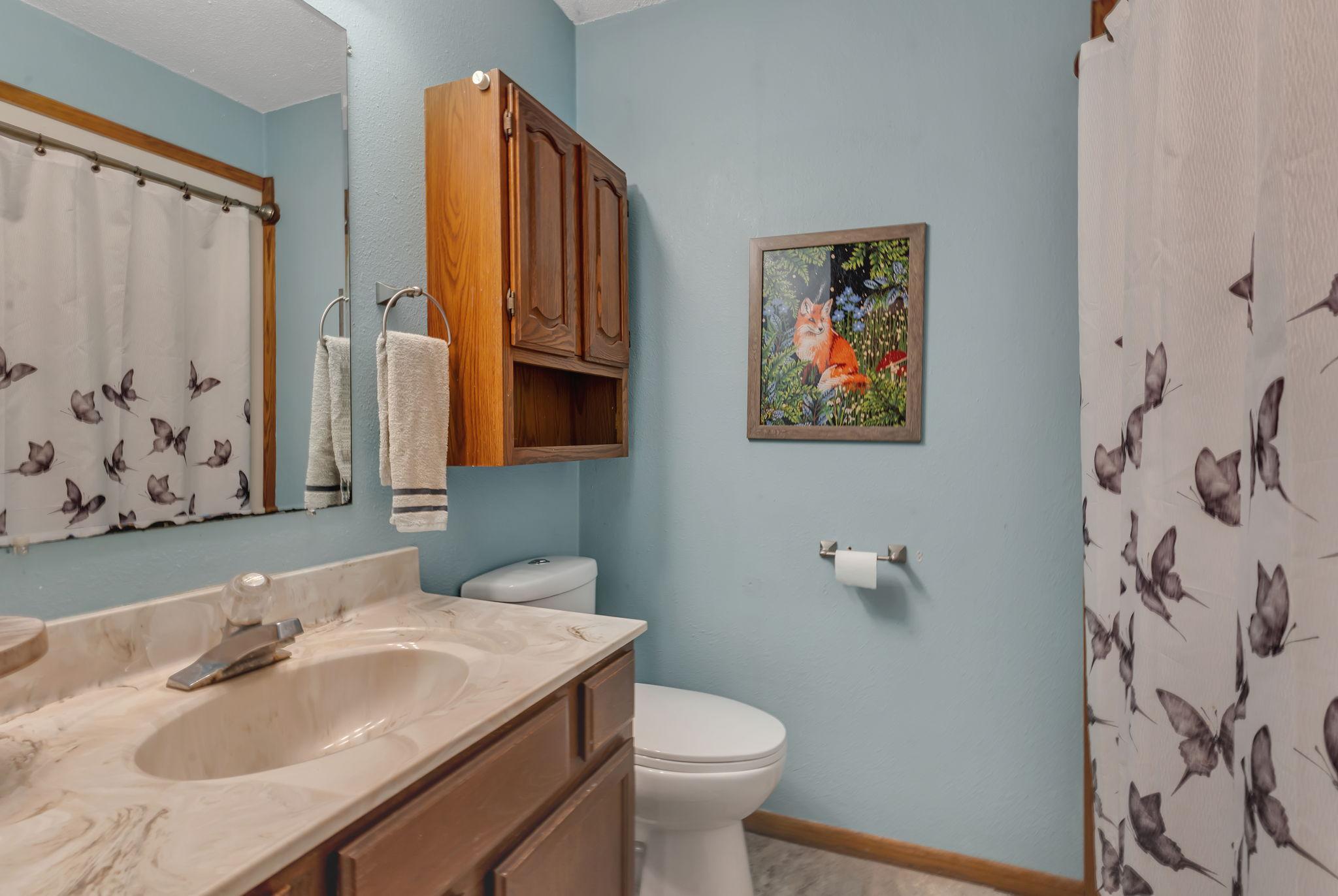 Main level full bath