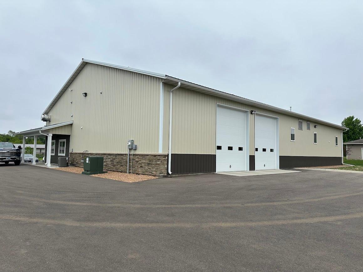 Back of shop - 2 additional bays