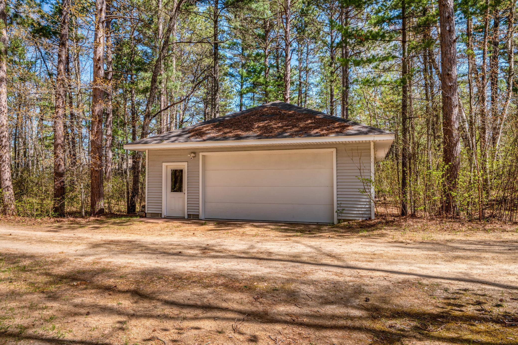 Detached Garage 1