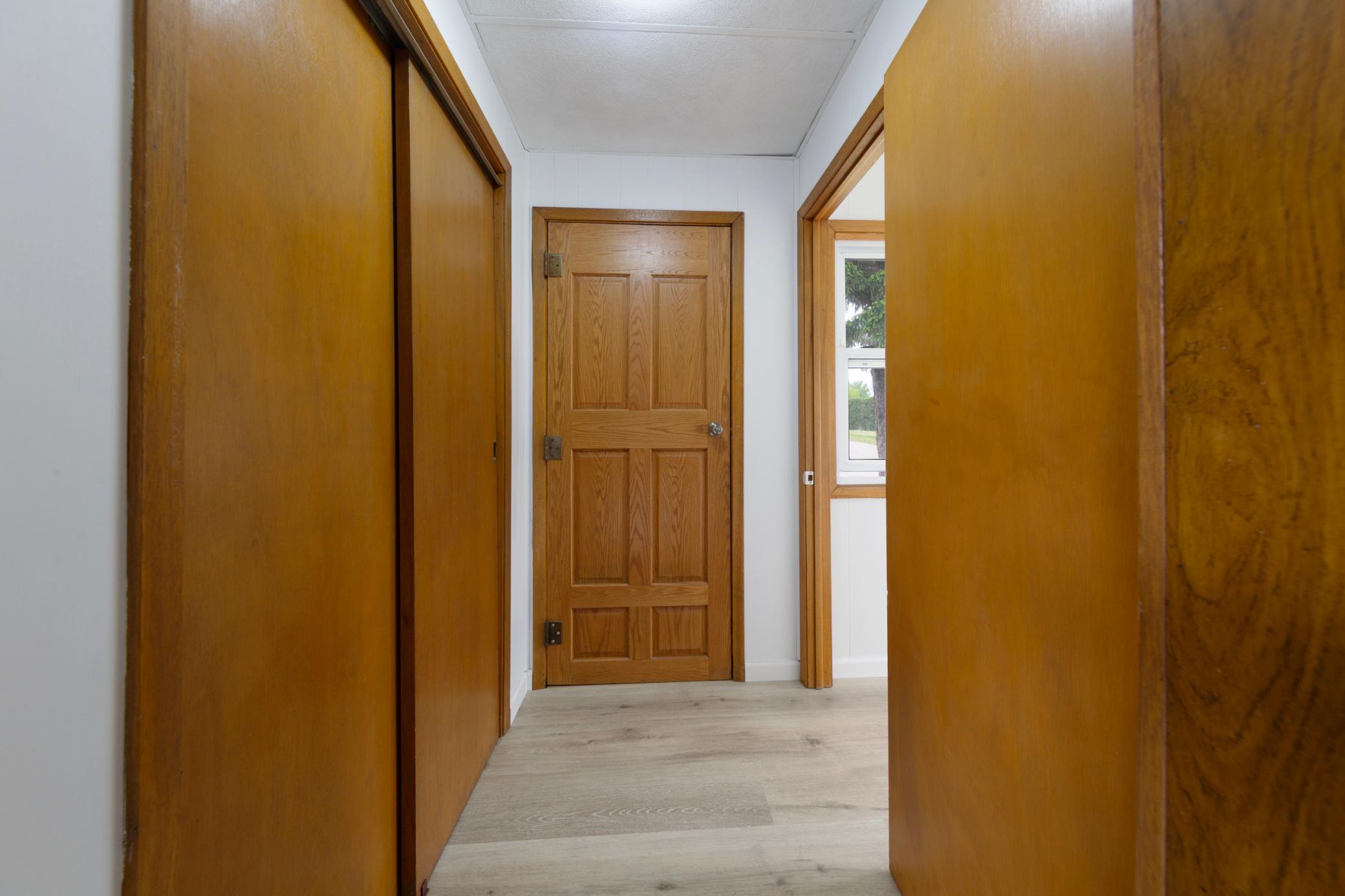 9 entry_foyer.jpg