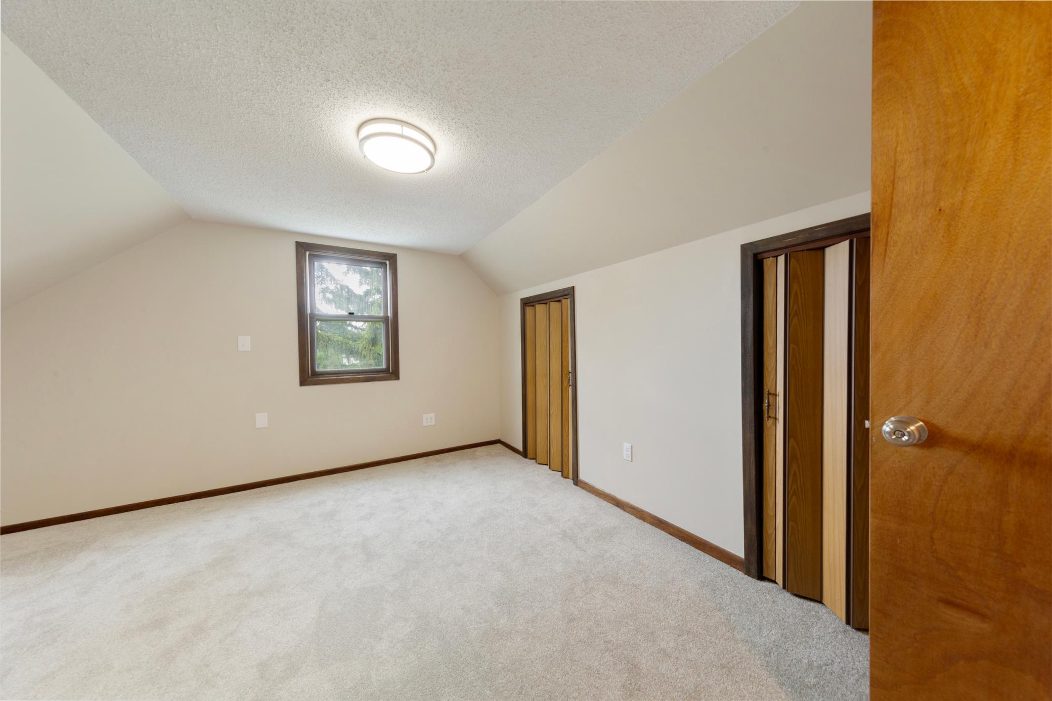 32 bedroom 2.jpg