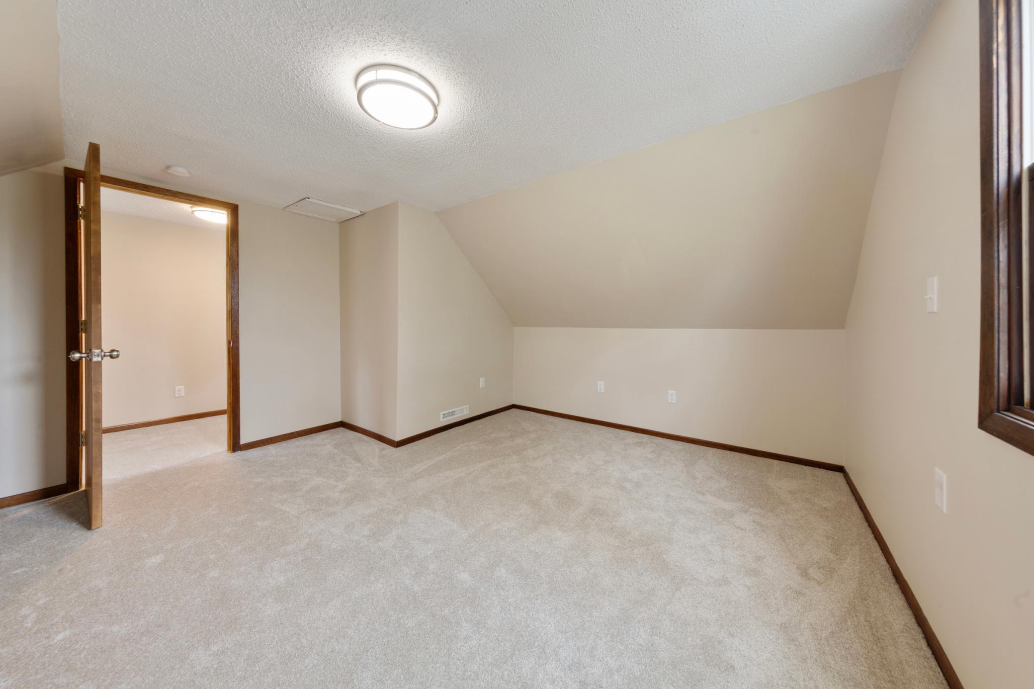 33 bedroom 2.jpg