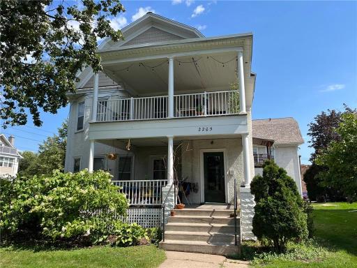 2205 Pleasant Avenue, Minneapolis, MN 55404