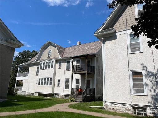2205 Pleasant Avenue, Minneapolis, MN 55404