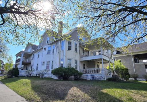 2205 Pleasant Avenue, Minneapolis, MN 55404