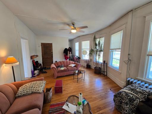 2205 Pleasant Avenue, Minneapolis, MN 55404