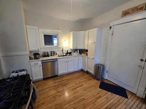2205 Pleasant Avenue, Minneapolis, MN 55404