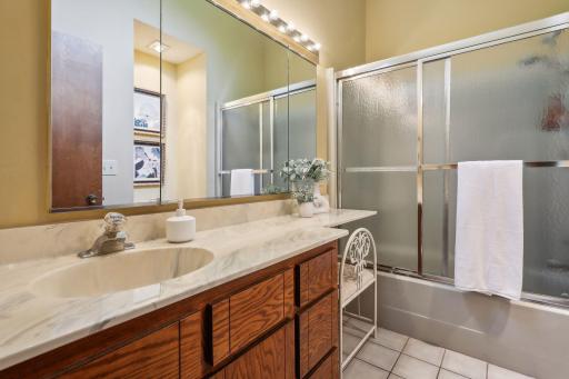 6520 Harbor Place NE, Prior Lake, MN 55372