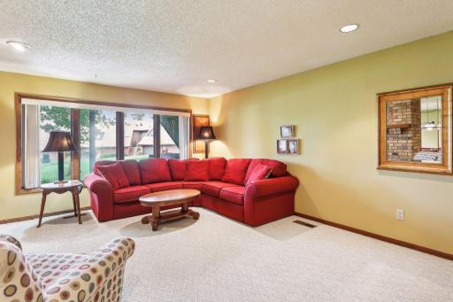6520 Harbor Place NE, Prior Lake, MN 55372
