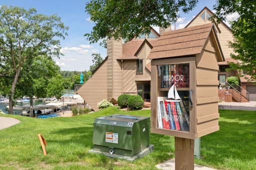 6520 Harbor Place NE, Prior Lake, MN 55372