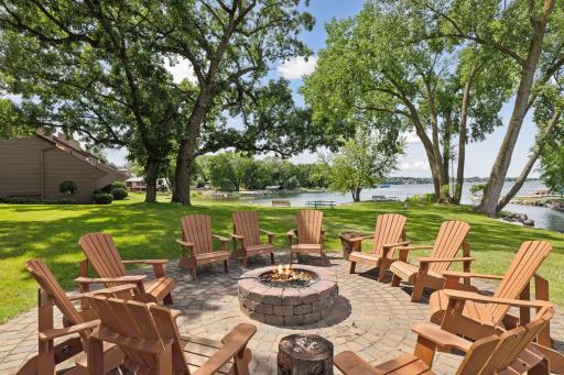 6520 Harbor Place NE, Prior Lake, MN 55372