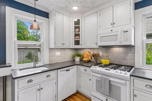 1601 Thomas Avenue, Saint Paul, MN 55104