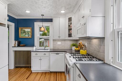 1601 Thomas Avenue, Saint Paul, MN 55104