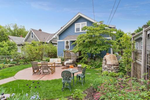 1601 Thomas Avenue, Saint Paul, MN 55104