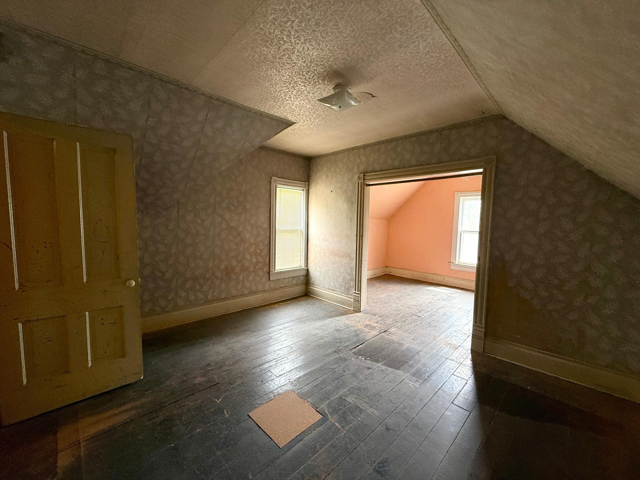 Bedroom 4 (Upstairs)