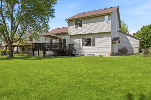 Enjoy peaceful surroundings with the convenience of shopping, dining, and everyday amenities just minutes away!