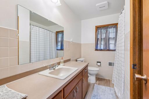 8 Central Lane, Northfield, MN 55057