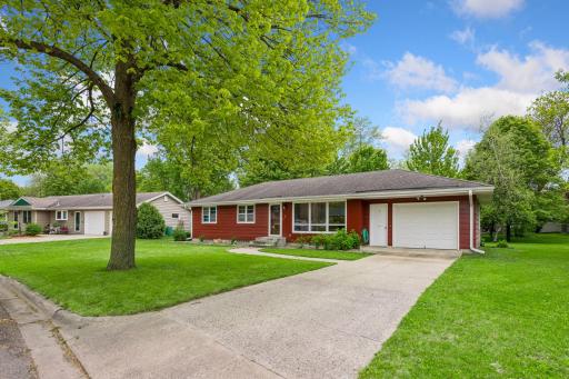 8 Central Lane, Northfield, MN 55057