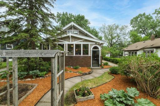 315 George Street W, Saint Paul, MN 55107