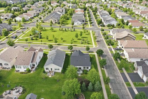Designed for residents 55 and better, Four Seasons at Rush Creek combines low-maintenance living with an active community atmosphere and amenities that make it easy to pursue the things you enjoy.