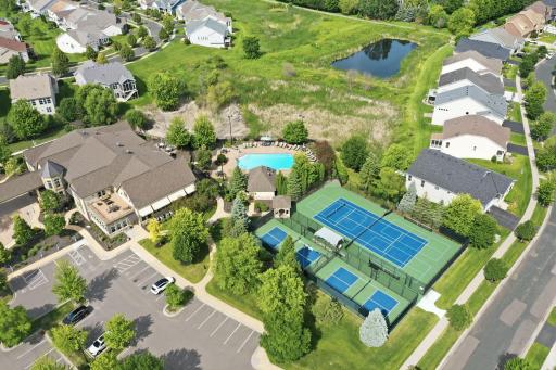 Life at Four Seasons at Rush Creek comes with an impressive collection of amenities right within the community, making it easy to stay active, social and entertained without going far from home.