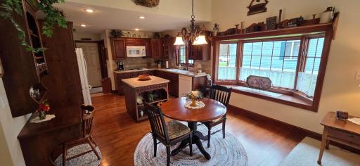 Eat-in kitchen