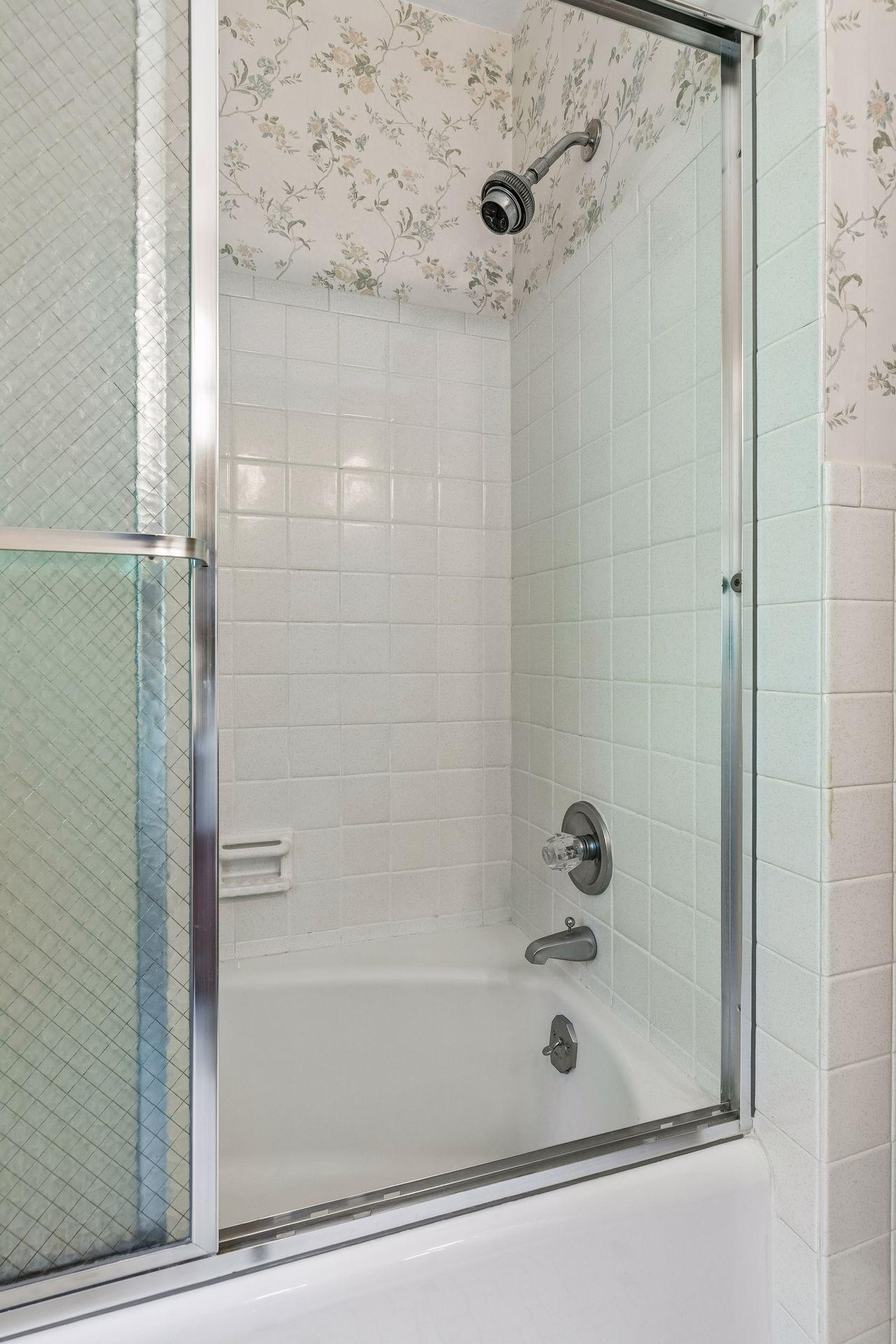 Upper Level - Full Bath