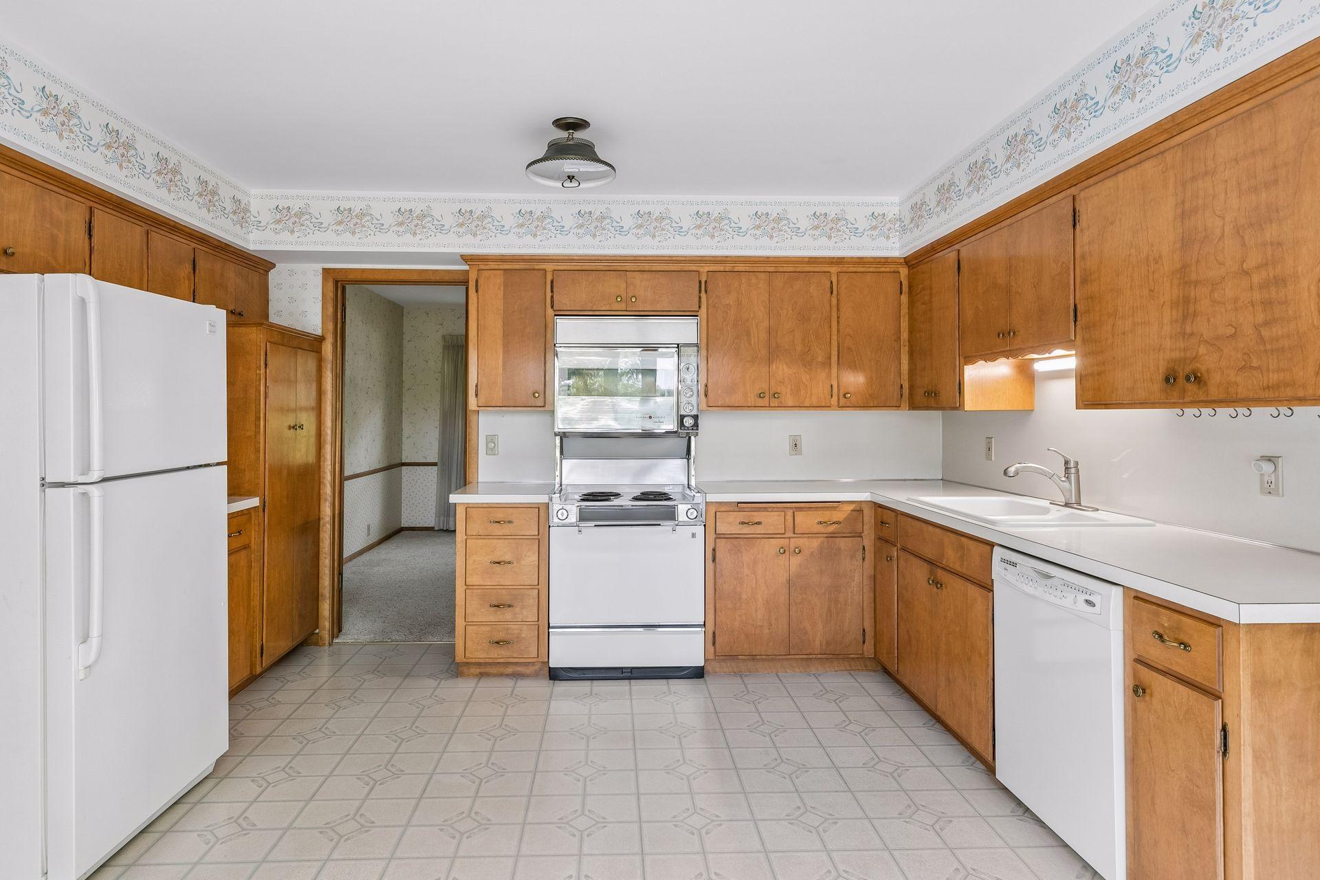 Main Level - Kitchen