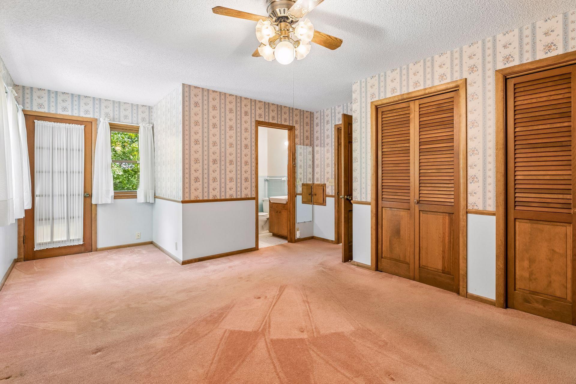 Upper Level - Primary Bedroom