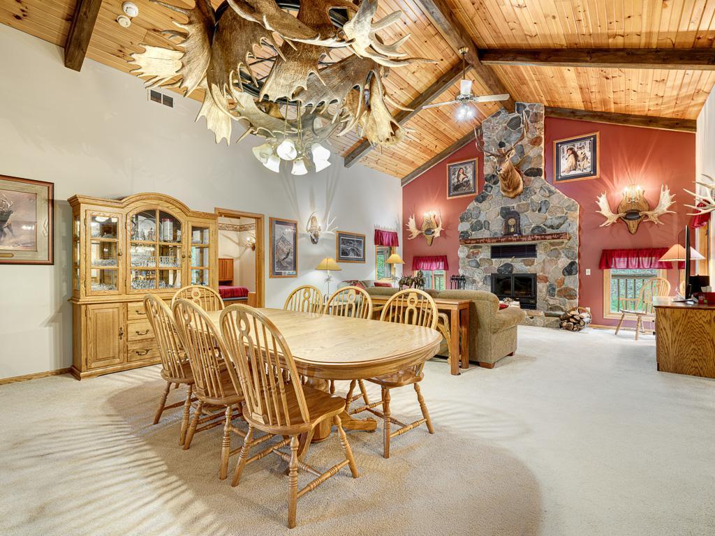 7 - Dining Room.jpg