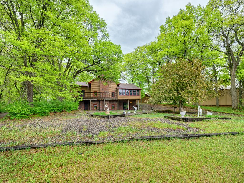 29 - Backyard.jpg