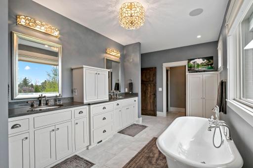 12611 20th Street N, Stillwater, MN 55082