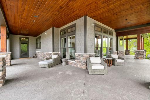 12611 20th Street N, Stillwater, MN 55082
