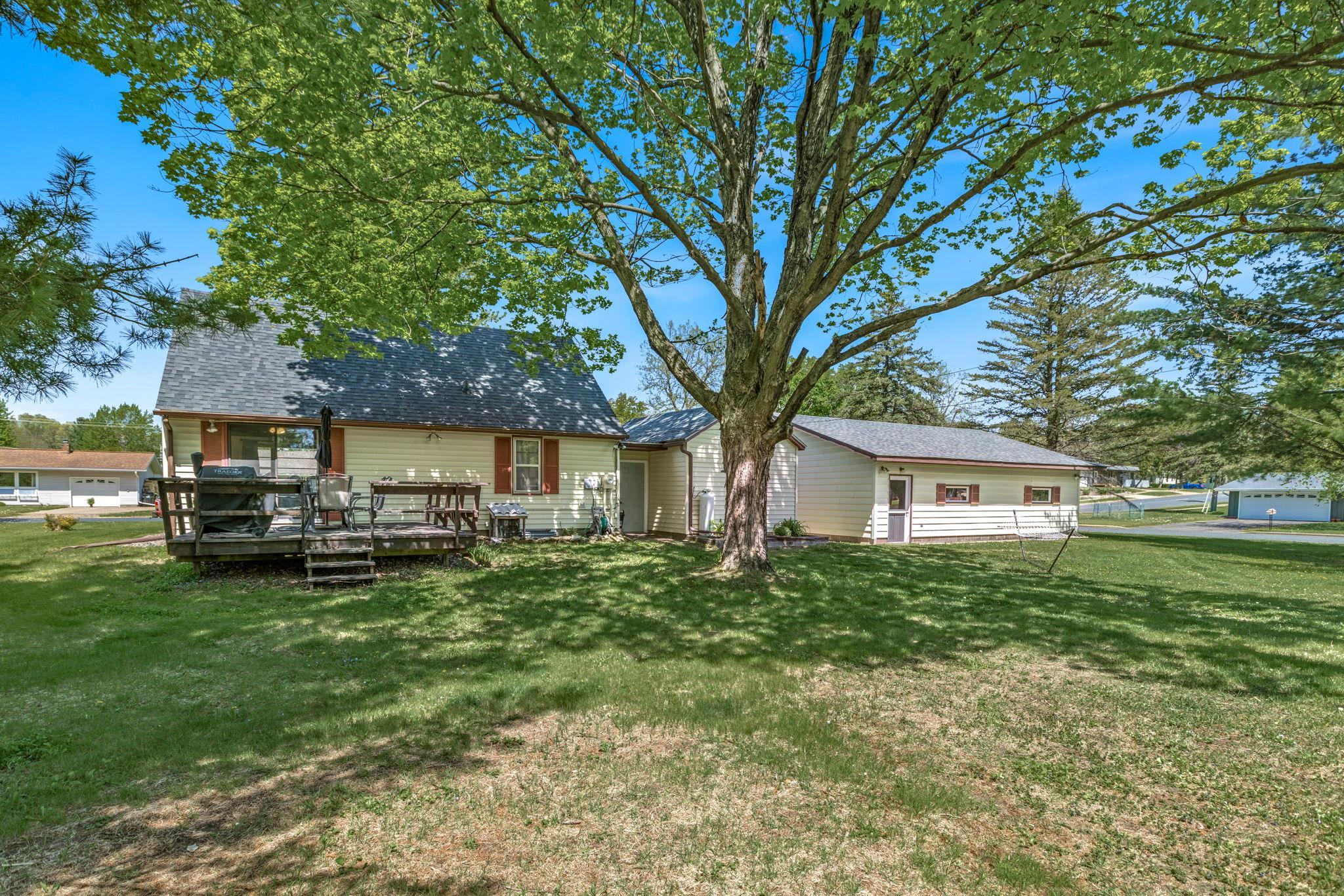 42-web-or-mls-308 20th Ave (42).jpg