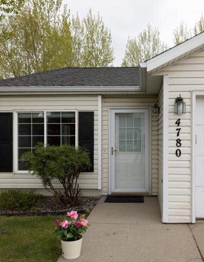 4780 10th Avenue S, Fargo, ND 58103