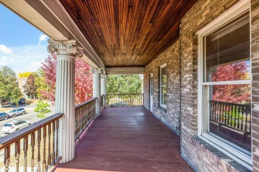 2209 Pleasant Avenue, Minneapolis, MN 55404