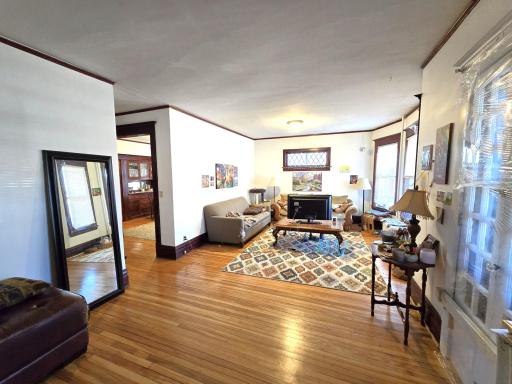 2209 Pleasant Avenue, Minneapolis, MN 55404