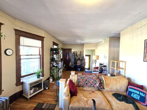 2209 Pleasant Avenue, Minneapolis, MN 55404