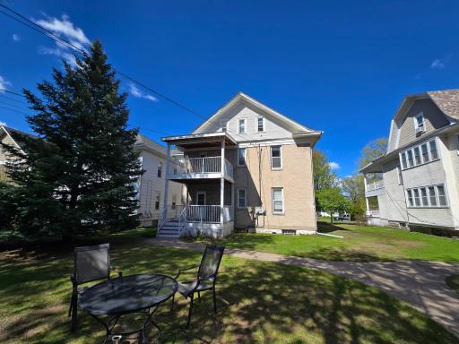 2209 Pleasant Avenue, Minneapolis, MN 55404