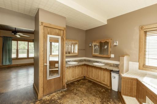 7770 Highway 18, Wyndmere, ND 58081