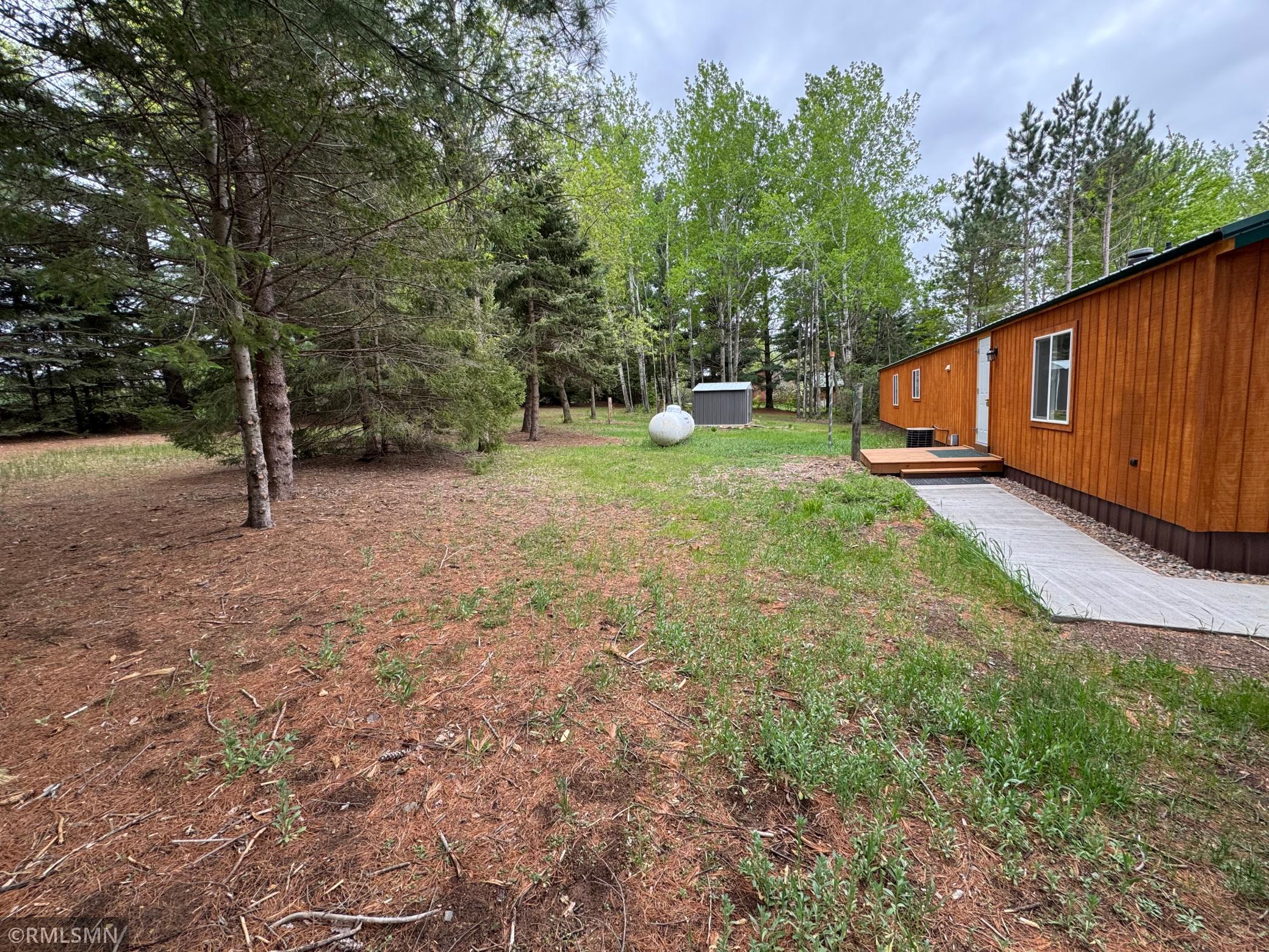 XXL back yard with mature trees & park like experience.