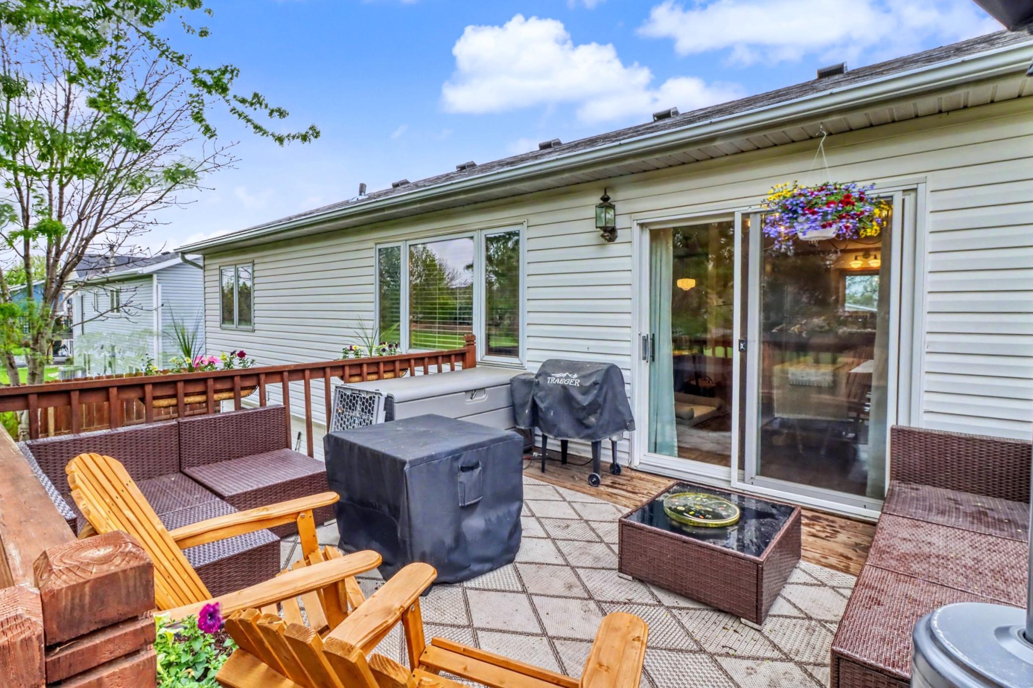 Backyard_deck1_2.jpeg.jpg