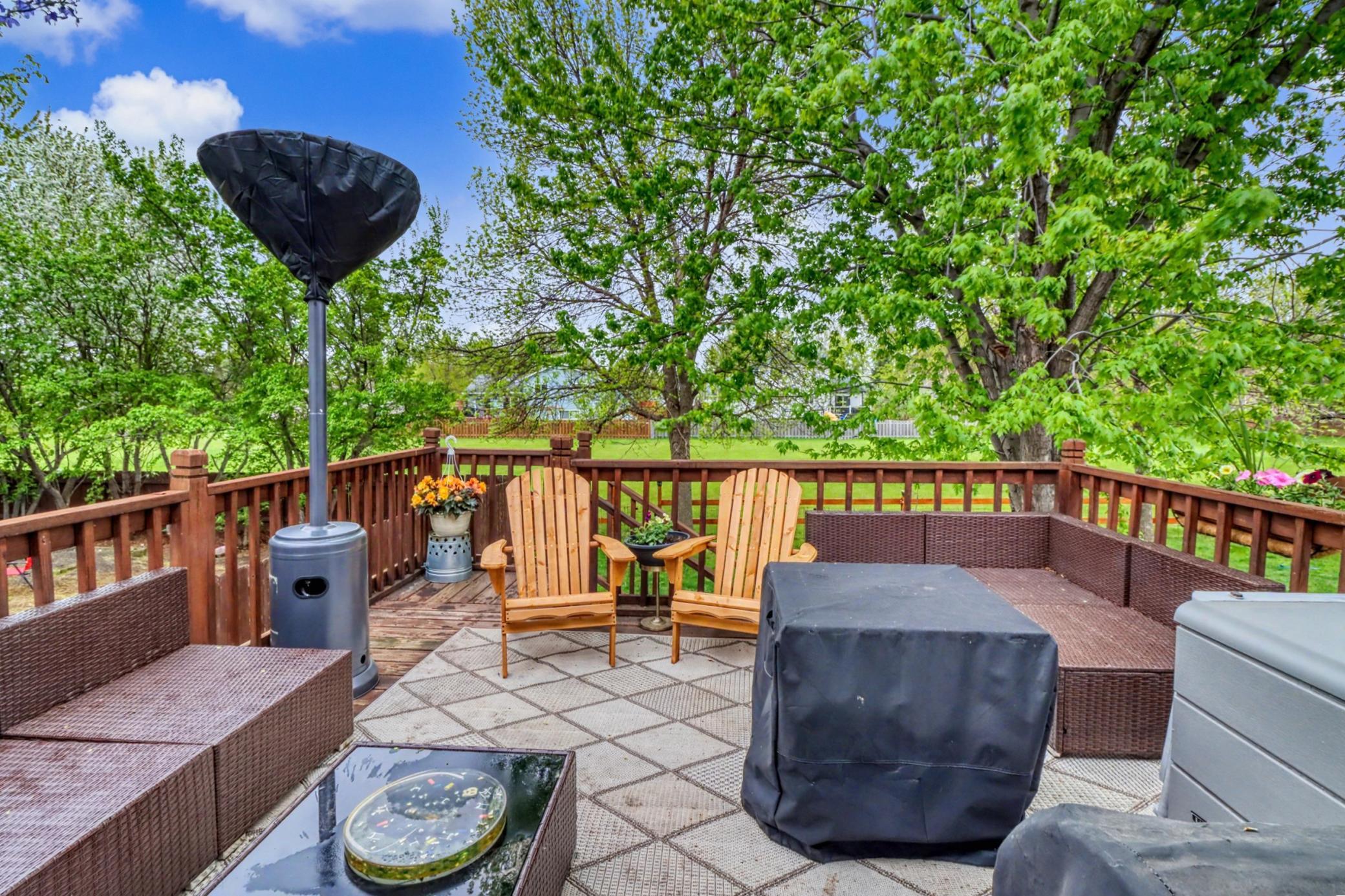 Backyard_deck1_1.jpeg.jpg