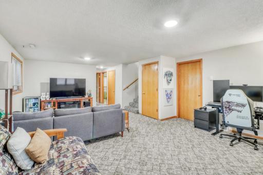 1109 4th Avenue E, West Fargo, ND 58078