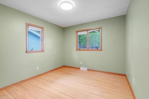 1044 Scott Street S, Shakopee, MN 55379