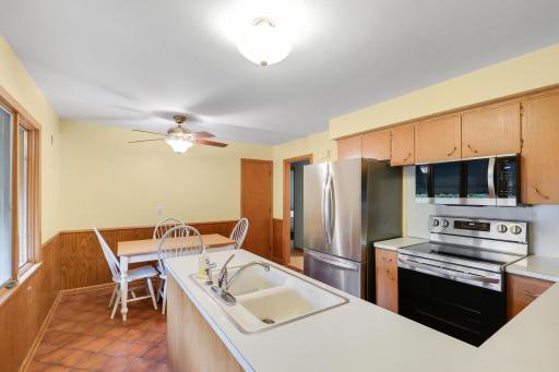 1044 Scott Street S, Shakopee, MN 55379