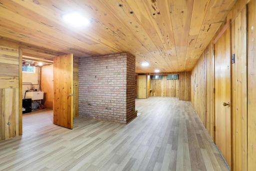 1044 Scott Street S, Shakopee, MN 55379