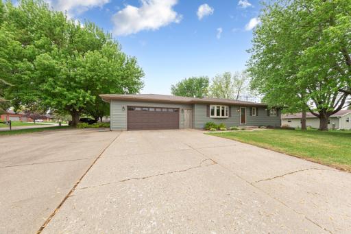 1724 Prairie Avenue SW, Faribault, MN 55021